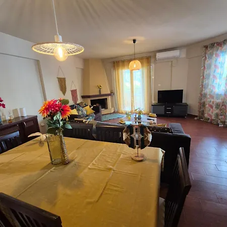 Nefelyfamilyhouse2 Villa *